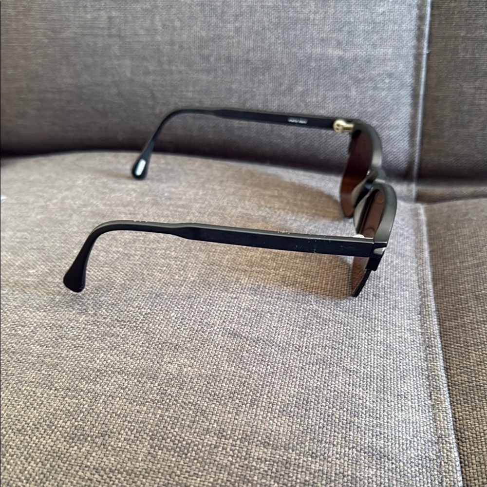 RAEN Black Sunglasses - Picture 3 of 7